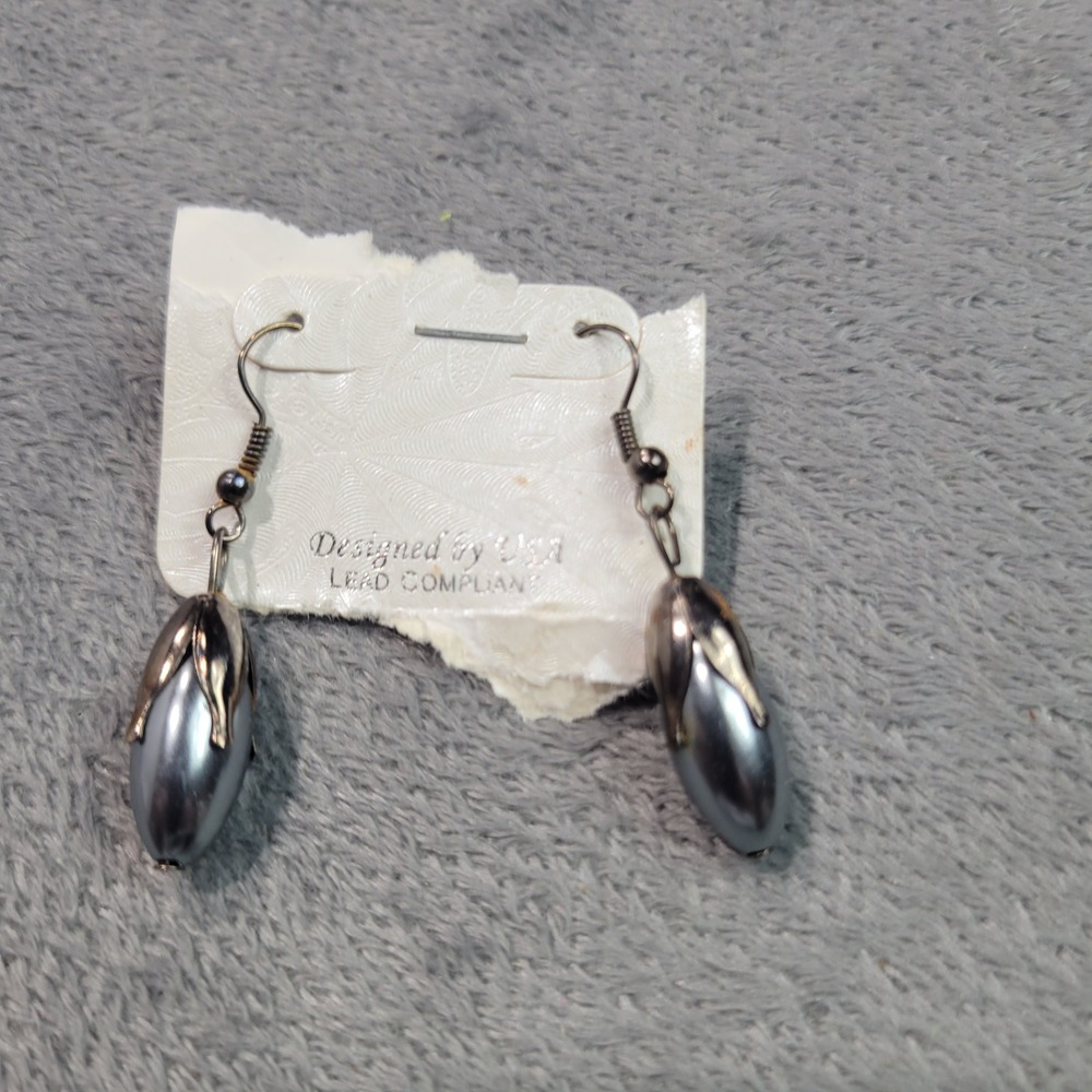 Designed USA Earrings Women OS Blue Faux Pearl Flower Bud Teardrop Dangle Hook